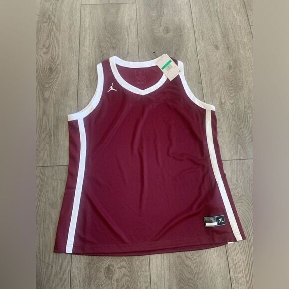 Jordan woman’s basketball tank top - Picture 1 of 3